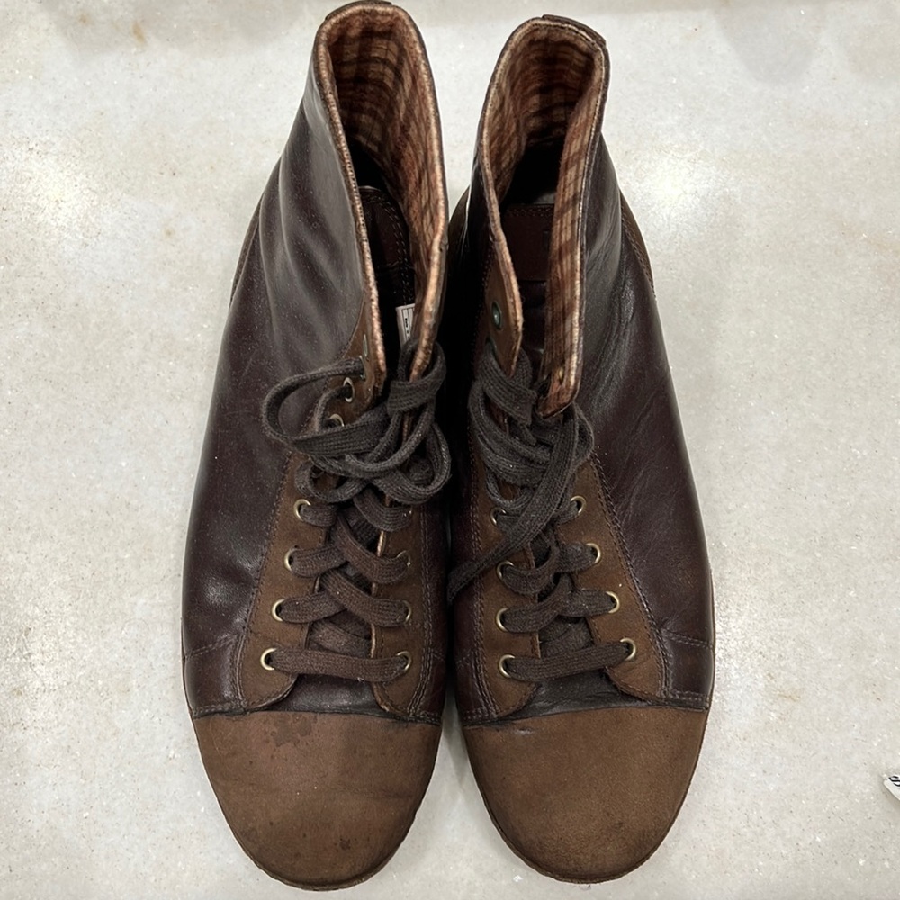 Mens uggs boots in brown